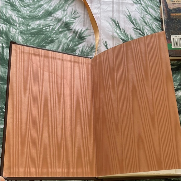 Mark Twain Book Set: Huckleberry Finn & Tom Sawyer - Picture 6 of 15